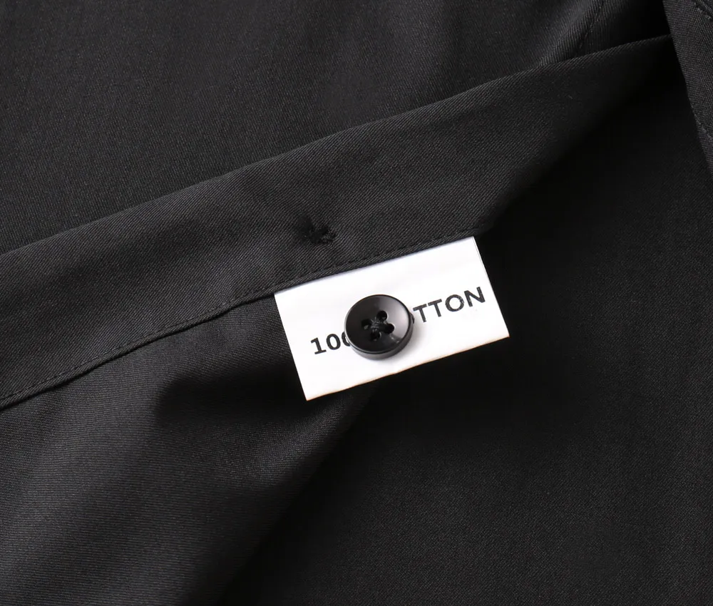 Ferragamo's super heavyweight shirts are on sale in limited quantities. The designer uses a concise and simple style to integrate the expression of minimalism in clothing. The long-sleeved shirt 👔 is casually matched, fashionable and slim, simple and smooth lines, leading to the most masculine temperament 😎. The buttons are made of shell raw materials, 💯 perfectly reproduced, simple and elegant, easy to control in any occasion, using imported high-density and high-count pure cotton, ✂️Counter Size M-3XL (39-43)✂️